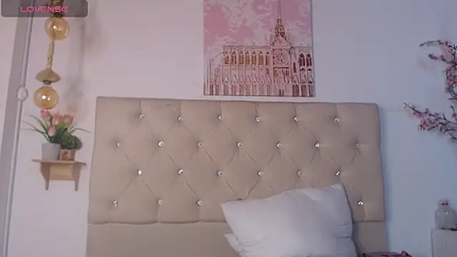 Snapshot of Rommen_N_Zoe chatting on 06.12.26 Rommen N Zoe online show from 06.12.26