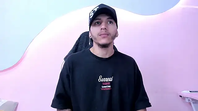 DanteLuxx online show from 04.14.26