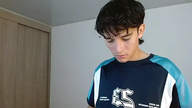 Snapshot of noah_millerx chatting on 06.17.26 noah millerx online show from 06.17.26