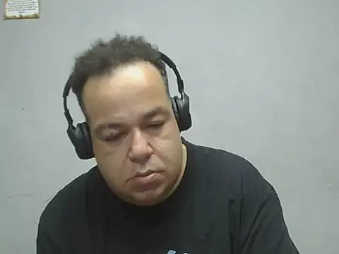 Snapshot of UrsoBissexualPauGrosso chatting on 03.21.26 UrsoBissexualPauGrosso online show from 03.21.26