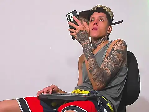 gabriel reyes21 online show from 05.19.26
