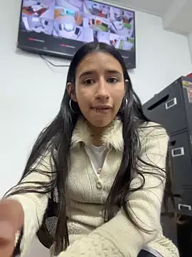 LilyRossi  online show from 05.05.26
