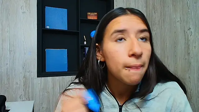 LilyRossi  online show from 05.07.26