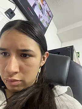 LilyRossi  online show from 07.15.26