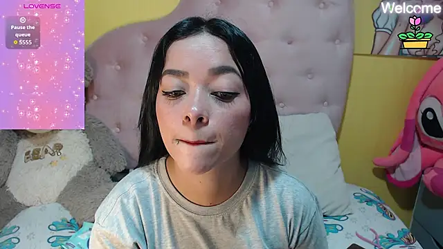 Snapshot of Sophiiee_Gray chatting on 05.08.26 Sophiiee Gray online show from 05.08.26