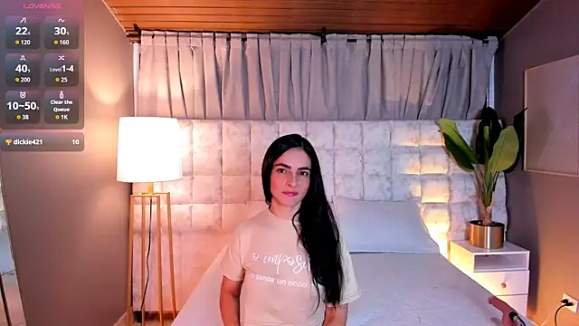 Snapshot of Samantha_Velle chatting on 06.04.26 Samantha Velle online show from 06.04.26