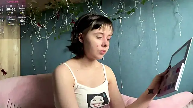 AueshaSimon online show from 04.06.26