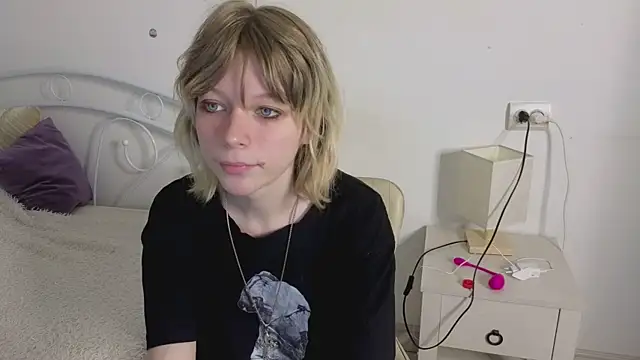 MollySally online show from 06.12.26