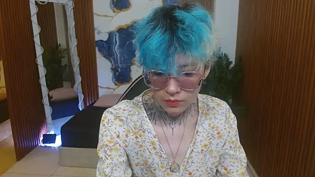 Snapshot of Lyra_tay chatting on 04.22.26 Lyra tay online show from 04.22.26