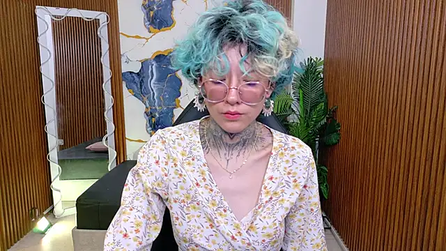 Snapshot of Lyra_tay chatting on 05.27.26 Lyra tay online show from 05.27.26
