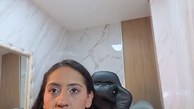 Snapshot of Lola_roses_tf chatting on 03.08.26 Lola roses tf online show from 03.08.26