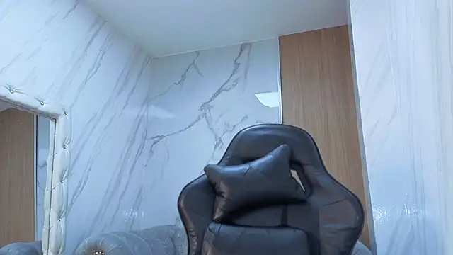 Snapshot of Lola_roses_tf chatting on 03.16.26 Lola roses tf online show from 03.16.26