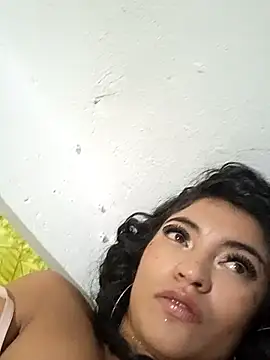 Snapshot of perla_stone11 chatting on 04.02.26 perla stone11 online show from 04.02.26