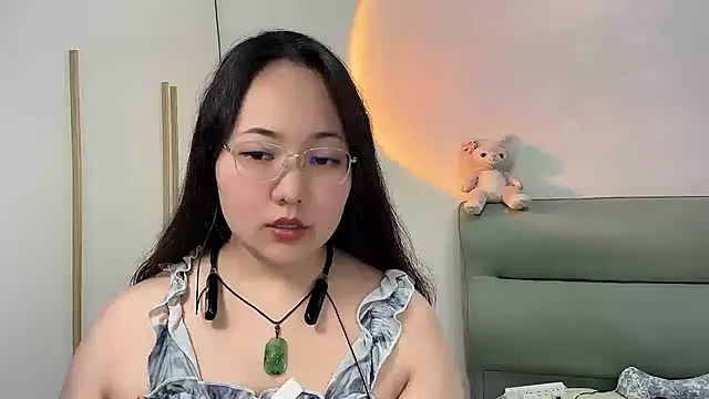 Snapshot of Susu-36E chatting on 06.11.26 Susu-36E online show from 06.11.26