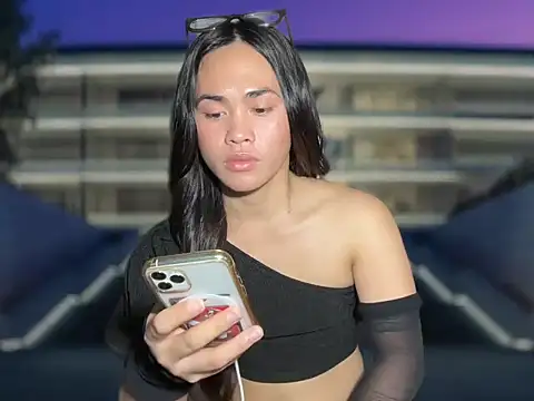 Snapshot of Hotcumbb28 chatting on 02.28.26 Hotcumbb28 online show from 02.28.26