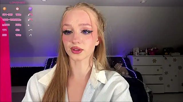 Snapshot of Anika_Socutehe chatting on 07.17.26 Anika Socutehe online show from 07.17.26