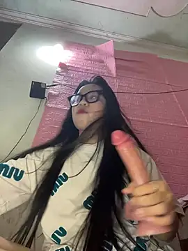 Leeeeiu online show from 04.10.26