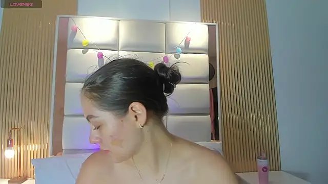 Megaan Rousee online show from 04.13.26