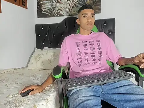 Snapshot of mauricio_smiith chatting on 03.01.26 mauricio smiith online show from 03.01.26