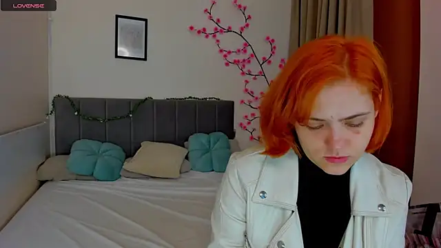 DellaRows online show from 05.11.26