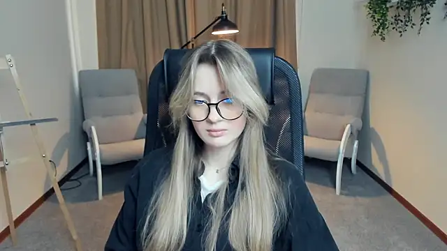 DortheaHupy online show from 03.04.26