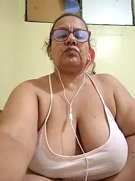 Snapshot of Roxy_77 chatting on 02.28.26 Roxy 77 online show from 02.28.26