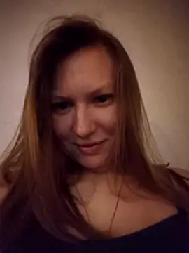 August Shine online show from 04.08.26