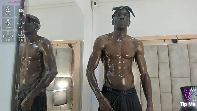 Titan Moreno  online show from 03.12.26