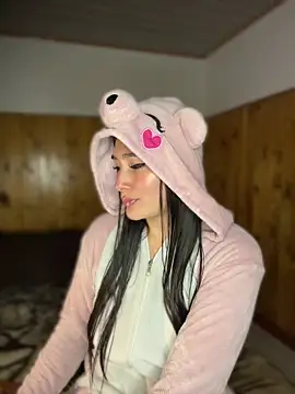 Snapshot of Miss_Dani chatting on 04.17.26 Miss Dani online show from 04.17.26