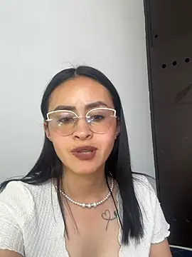 Snapshot of Anni_Rose chatting on 03.08.26 Anni Rose online show from 03.08.26