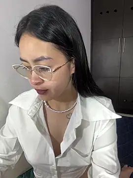 Snapshot of Anni_Rose chatting on 03.18.26 Anni Rose online show from 03.18.26