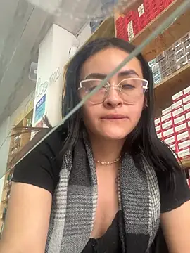 Snapshot of Anni_Rose chatting on 04.08.26 Anni Rose online show from 04.08.26