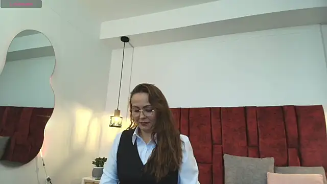 Snapshot of _Monaliza_ chatting on 07.20.26 Monaliza online show from 07.20.26