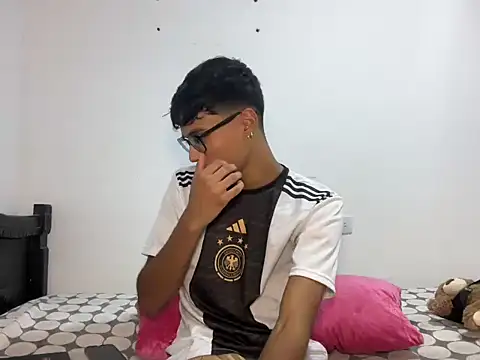 DeividBigCock23 online show from 03.26.26