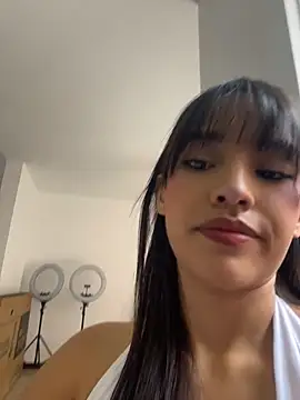 Snapshot of Mia-villalobos chatting on 07.29.26 Mia-villalobos online show from 07.29.26