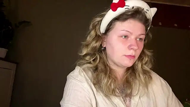 YoungAlina online show from 04.15.26