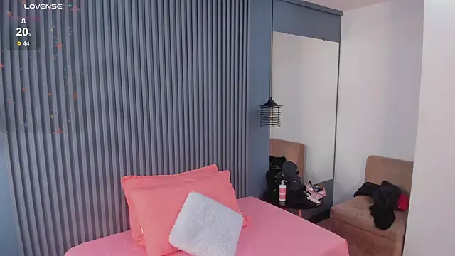 Snapshot of SusanaBell_ chatting on 04.06.26 SusanaBell online show from 04.06.26