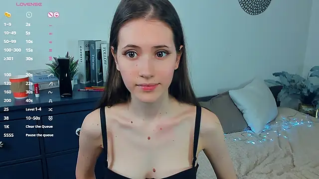 OdiIiaChavarria online show from 04.18.26