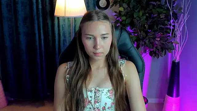 OliviaLang online show from 05.11.26