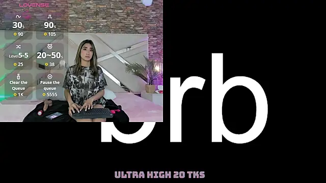 Snapshot of lucy_davies chatting on 04.02.26 lucy davies online show from 04.02.26