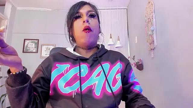 Nahomy Collins  online show from 03.25.26