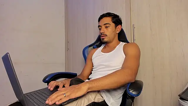 Snapshot of jossi12345j chatting on 03.17.26 jossi12345j online show from 03.17.26