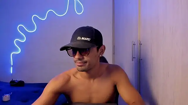 Snapshot of jossi12345j chatting on 04.02.26 jossi12345j online show from 04.02.26