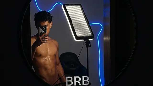 Snapshot of jossi12345j chatting on 04.04.26 jossi12345j online show from 04.04.26