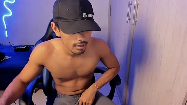 Snapshot of jossi12345j chatting on 04.06.26 jossi12345j online show from 04.06.26