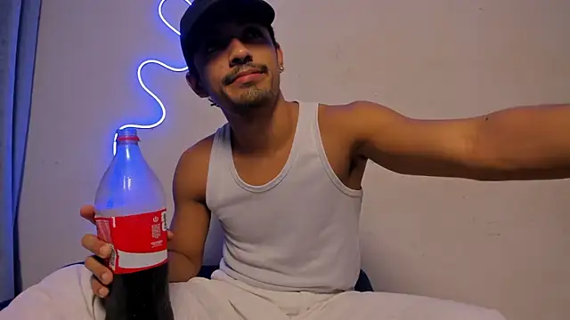 Snapshot of jossi12345j chatting on 04.08.26 jossi12345j online show from 04.08.26