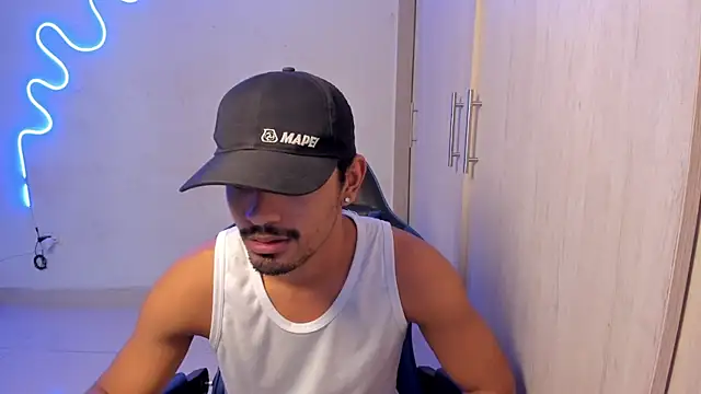 Snapshot of jossi12345j chatting on 04.14.26 jossi12345j online show from 04.14.26