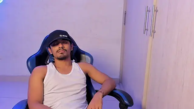 Snapshot of jossi12345j chatting on 04.15.26 jossi12345j online show from 04.15.26