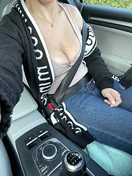 BellaMila online show from 04.21.26