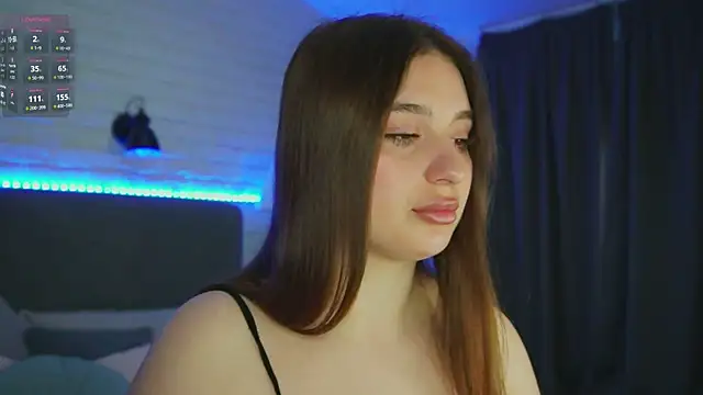 Snapshot of Nicole_De_Lux chatting on 04.08.26 Nicole De Lux online show from 04.08.26